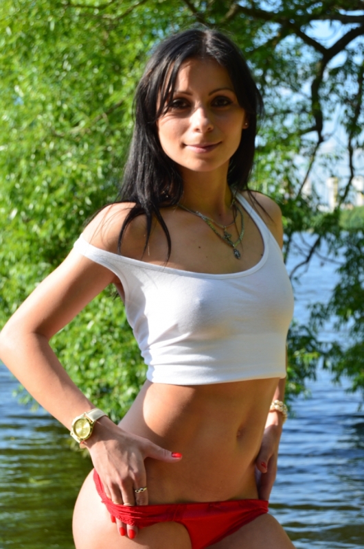 Услуги, которые я предоставляю, превзойдут все твои ожидания. 😏 С мной ты сможешь окунуться в мир страсти и наслаждения, позволив моим нежным рукам и губам разбудить все твои скрытые желания. Люблю создавать комфортную и расслабляющую обстановку, чтобы ты полностью растворился в моменте нашей интимной встречи. 🌟 Мои клиенты оставляют самые лестные отзывы обо мне, отмечая мою красоту, нежность и профессионализм. Убедись, заглянув на мои фотографии, и ты поймешь, что я дарю множество возможностей для путешествия по безграничному океану наслаждения. 🌊💫 Позвони мне и окунись со мной в самые сокровенные фантазии – я жду тебя в Москве! 😉🌹 21880, 22 года