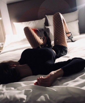 Игривая девочка жаждет приятной встречи с достойным мужчиной. Гарантирую конфиденциальность, душевное тепло и полное удовлетворение всех твоих желаний. 4632, 26 лет